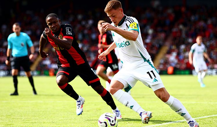 Harvey Barnes in action at Bournemouth...