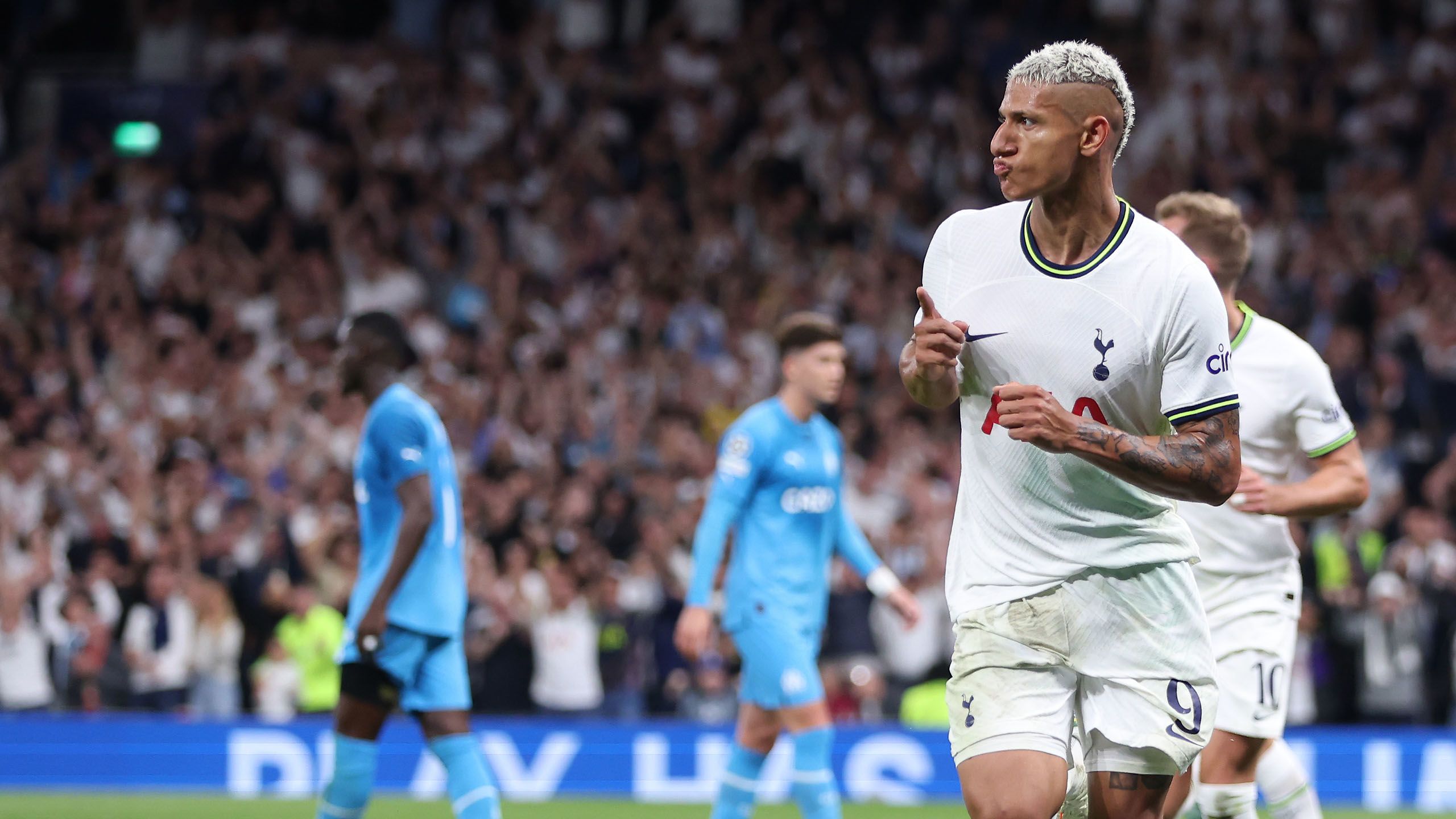 Richarlison double earns Spurs 2-0 win over 10-man Marseille - The